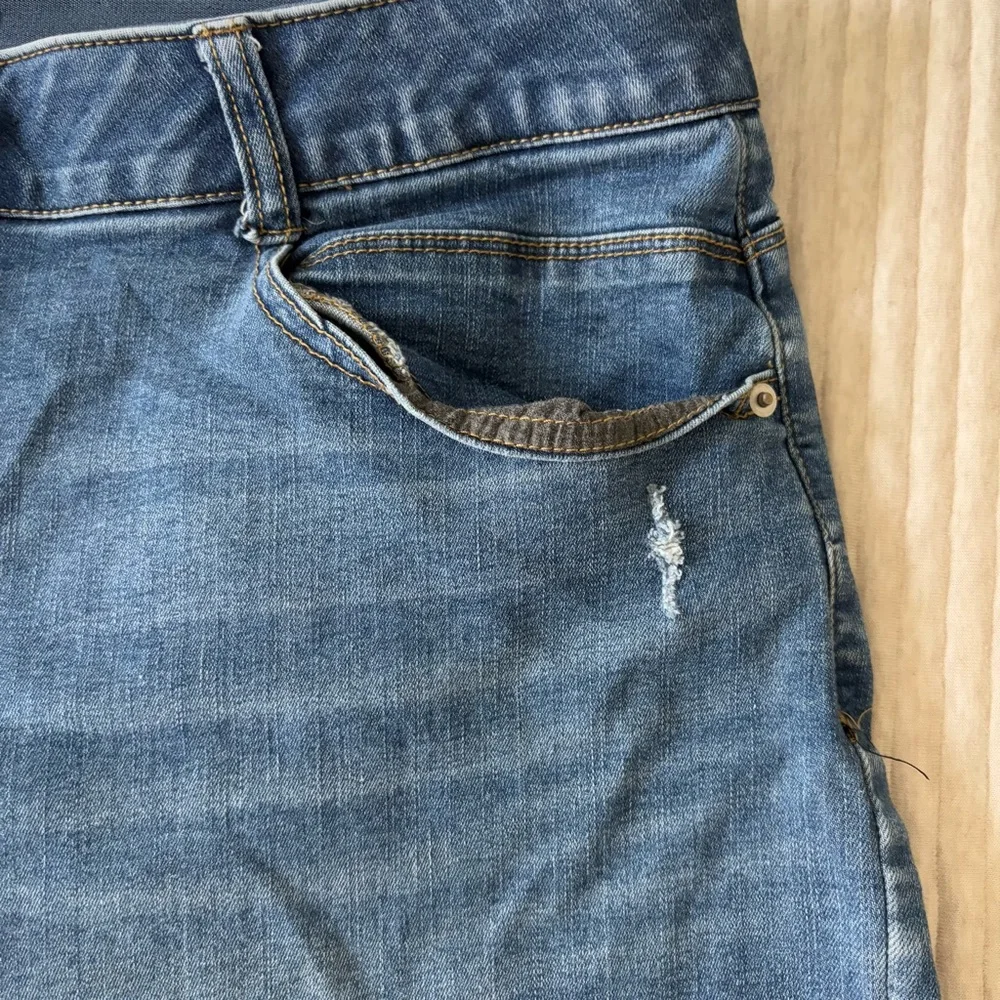 Gibson Latimer Jean Shorts Stretch Waist Light Distressing Women’s 18‎